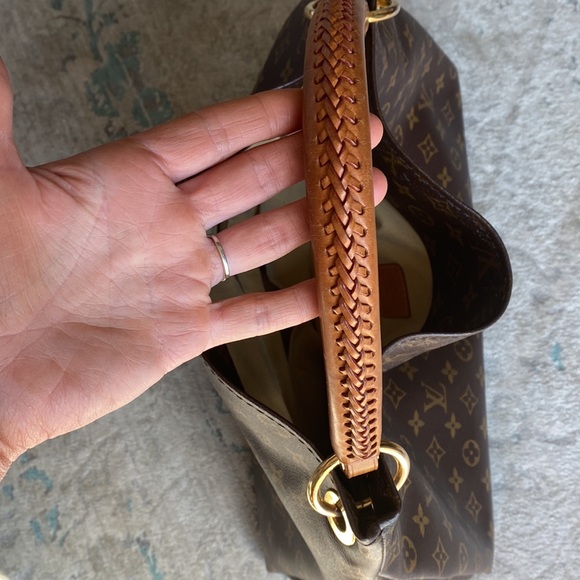 LV ARTSY MM This is excluded in any bundle discounts 💯 Authentic - Picture 3 of 11